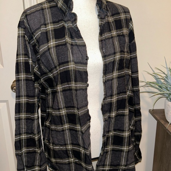 Vintage Grey and brown great Northwest flannel button down top - Picture 2 of 5